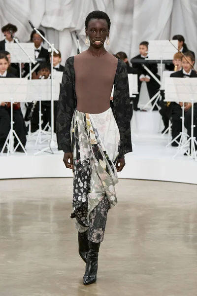 Look 44